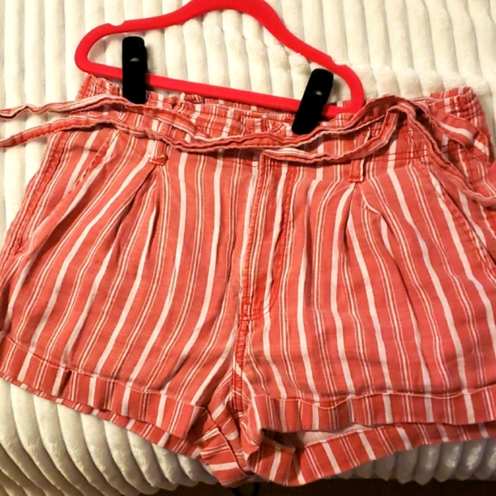 AE red striped summer paperbag shorts sz8